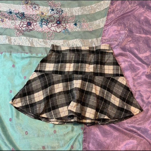 🥰 American Eagle Plaid Skirt - Picture 1 of 2